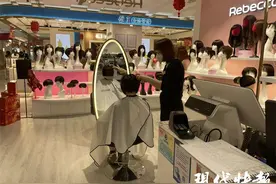 从“头”开始，买顶假发过年成时尚图片