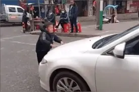 “小马云”在路上拦车要钱，谁也别把他当工具人图片