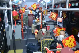 【新春走基层】宁波首班“外来务工人员暖心定制专线”启程图片