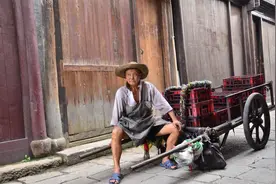 送别！他走了，评论区让人泪崩图片