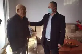 临沂市园林环卫保障服务中心春节走访慰问离休百岁老干部图片