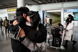 回家的意义③｜团圆时刻，请紧紧相拥图片