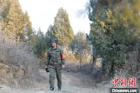 （新春走基层）瞭望塔上夫妻哨：山上没着火是过去一年最难忘的事图片