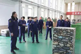 新春走基层｜13号犬舍值班室的春节图片