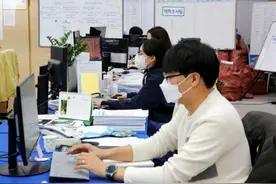 外媒：韩国政府提出加班换休假规定图片