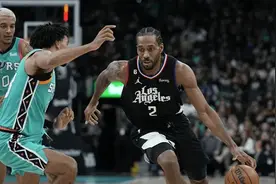 开始发力！近六场比赛伦纳德合砍179分，场均29.8分图片