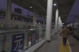 全球连线｜“没有落下每一个人”！俄罗斯姑娘“慢火车”上感受中国式温暖图片