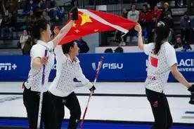 中国女子冰壶队逆转韩国队，夺得世界大冬会金牌图片