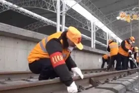 过年｜一粒“米石” 守护旅途图片