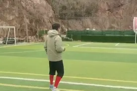 趣味射门代替激烈对抗 热爱足球的他们健身打卡北岭山图片