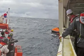 香港货船于日本长崎附近海域沉没，载有中国人！搜救仍在进行图片