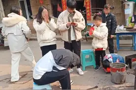 催婚视频火了，舅舅过年被6个外甥催着“要舅妈”！姐姐：弟弟今天去相亲了，没相中图片