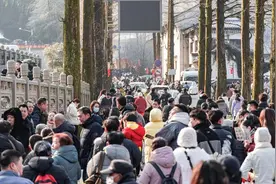 6.7597万人次！九华山风景区迎来今年春节假期客流最高峰图片