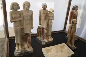 埃及塞加拉地区发现距今4300年木乃伊图片