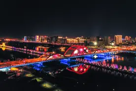 新春走基层｜山西临汾：灯光秀迎新春 扮靓城市颜值图片