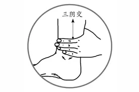 睡前顺手按按2个“助眠窝”，让你一觉睡到天大亮！多喝3碗“安神汤”，越睡越香甜图片