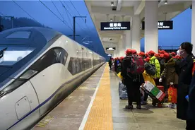 外出务工“挣票子”，奔向幸福好日子！图片