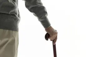 70岁后为什么会“断崖式”衰老？做好这些事，让衰老来得慢一点！图片