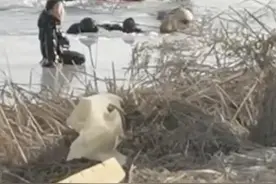 山西两小孩冰面玩耍落水，女子施救不幸身亡，村民：两个都是她的儿子，她回娘家过年图片