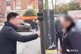 闹喜还是闹心？新娘出小区被保安拦住要4条香烟图片