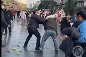 成都一卖糖葫芦老人在宽窄巷子被打？街道办：非城管，已和解图片