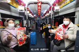 新春开工记丨宁波开通凌晨接驳专线，方便节后返岗员工图片