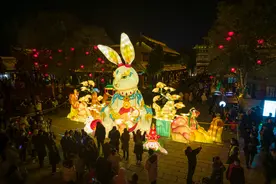 台儿庄古城：激发消费活力 最美水乡年味浓图片