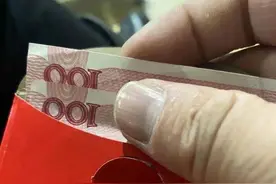 收到房东红包的东北小伙，回杭一幕亮了！网友：环环相扣的暖图片