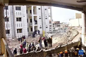 巴基斯坦西北部爆炸袭击死亡人数升至100人图片