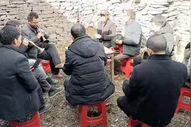南漳：古山寨内贺新年图片