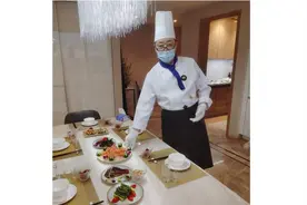 请松鹤楼水平的厨师上门烧元宵宴！今年预订热门，春节曾有人花15000元请大厨来做饭图片