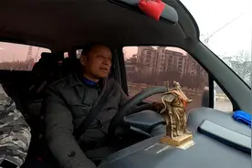 过年·回乡见闻①｜老爸的“抢人大战”图片