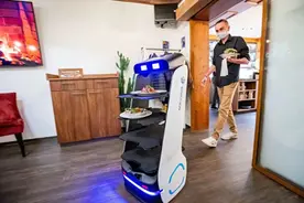 擎朗智能：商用服务机器人先行者图片