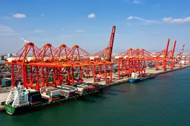 2022年我国对外贸易好于预期！商务部：今年将更大力度推动外贸稳规模优结构图片