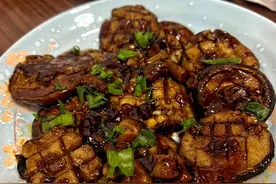 香菇这么做比肉还香，堪比鲍鱼！料汁拌饭绝了！图片