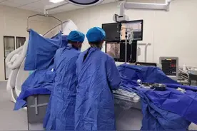 走几步就胸口疼，男子患上“劳力性心绞痛”图片