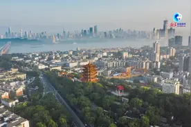 60秒鸟瞰江城武汉多彩湿地风光图片