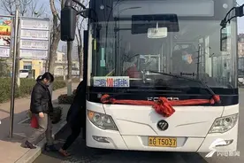 加密班次、开通专线！潍坊公交助力高校学子顺利返校图片