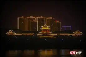 流光溢彩的幸福塔，安居乐业的益阳人，欢迎大家来益阳做客图片