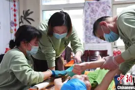 中国“Z世代”助浴师“出师” 解“银发族”难言之痛图片