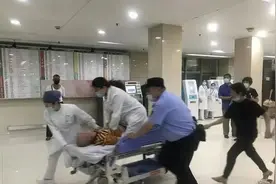 强调给医务人员涨工资，却有很多医院取消夜班费，工资涨在了哪？医护权益怎么保障？图片