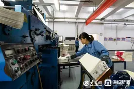 1500万册！探访山东教材教辅印刷厂：孩子们！书已备好、就等开学了图片