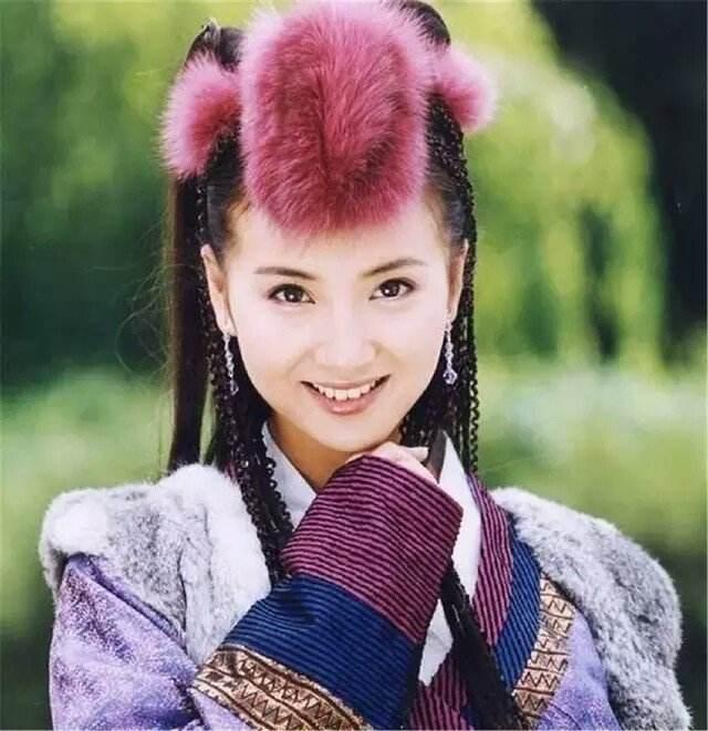 以及打开男主封闭心锁的方式,是否让人立刻想到黄蓉,殷素素,阿紫们?