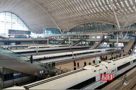 武铁12个车站开通换乘快速通道：每天2万名旅客实现站内中转图片