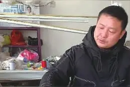 衡阳男子养鹅挑绒为妻子缝制鹅绒服 用时185天成本约1100元图片