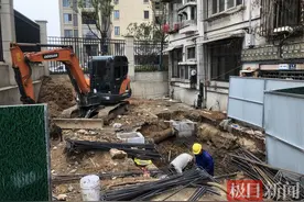 武汉一小区12户业主筹资60万加装电梯图片