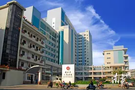 2月8日起，新兴县人民医院城南院区（旧院区）门诊恢复开诊图片