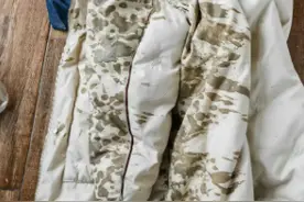 简直了！骑电动车上班路上，杭州女子被边上SUV溅得满身泥浆：气懵了，车牌没记下图片