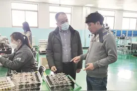 登门送政策 现场解难题 | 大抓经济镇街实干记⑦图片