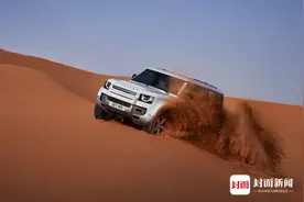 封声｜轻松坐8人，史上最大路虎卫士将了7座SUV的军图片